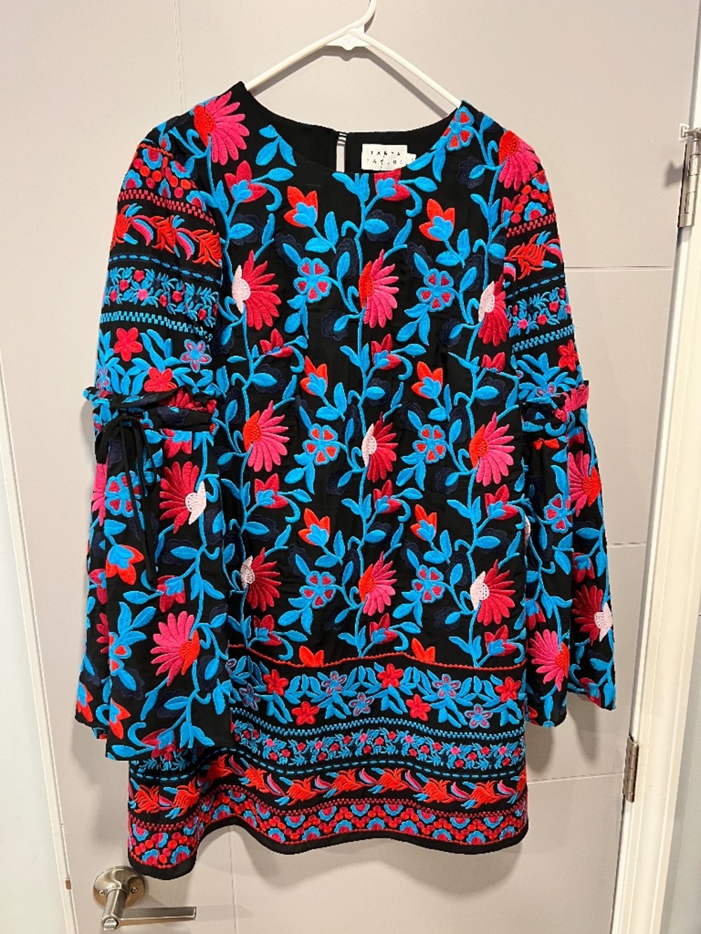 Tanya Taylor Black Floral Embroidered Bell Sleeve Dress Size 6
